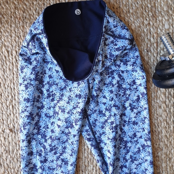 Cotton On Reversible active leggings - Picture 2 of 3